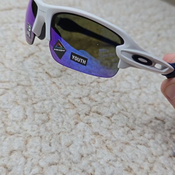 NWT Oakley Oj9008 Flak XXS Square Sunglasses Color: Matte White/Prizm Sapphire - Picture 6 of 9